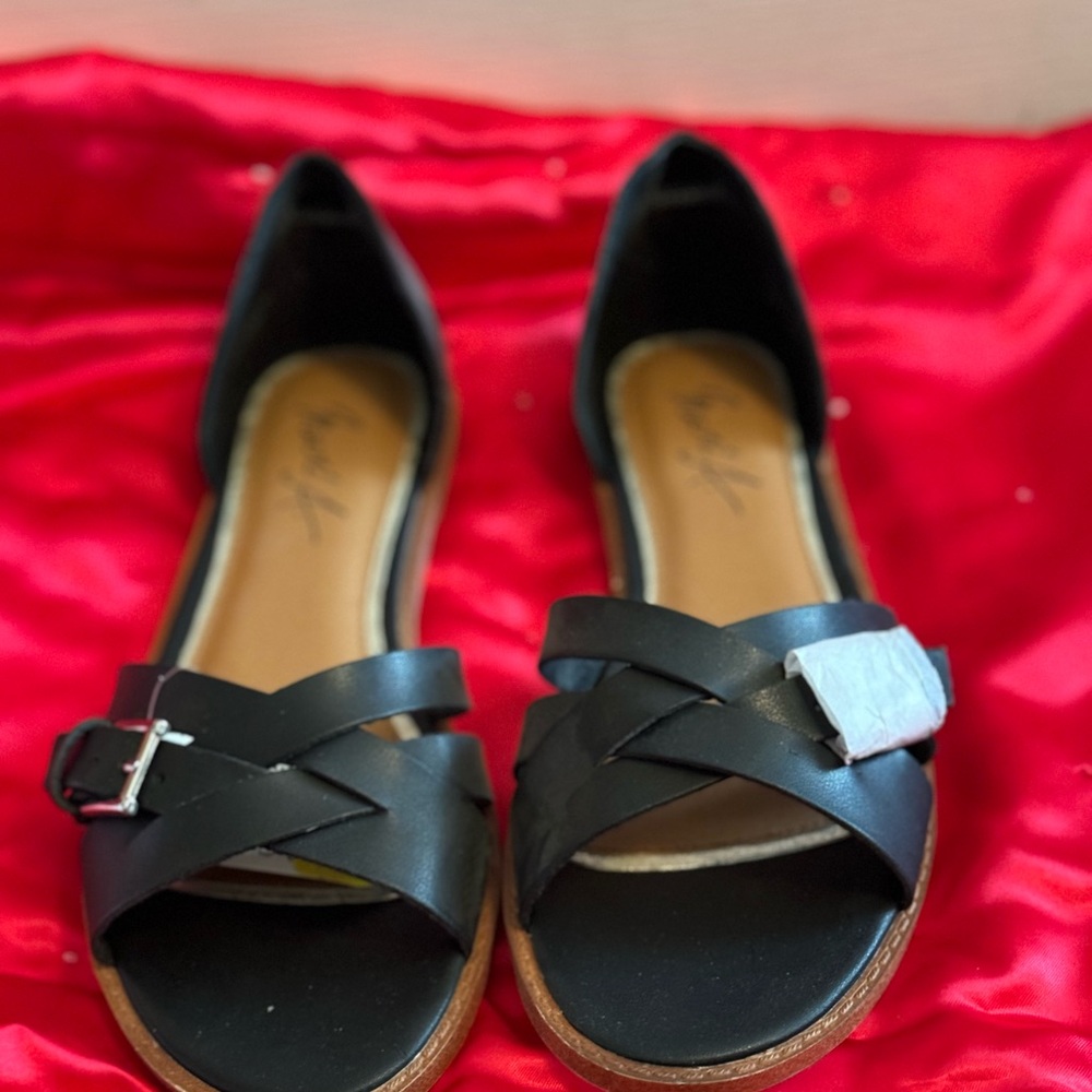 Mari A sandal